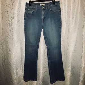 women’s LEVI’s BOOTCUT 515 JEANS